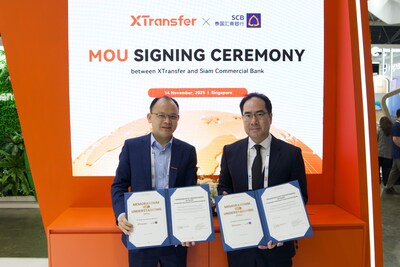 XTransfer 創辦人兼首席執行官鄧國標（左）與Rungsi Vongkitbuncha，SCB大型企業及國際業務部門總監（右），於「2025年新加坡金融科技節」宣佈簽署合作備忘錄。