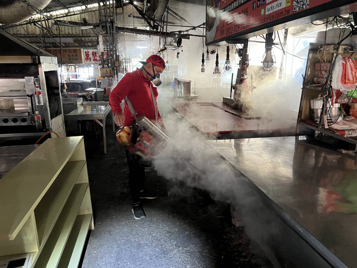 連假防疫不中斷 南市針對南區金華里及利南黃昏市場強化登革熱防治作為