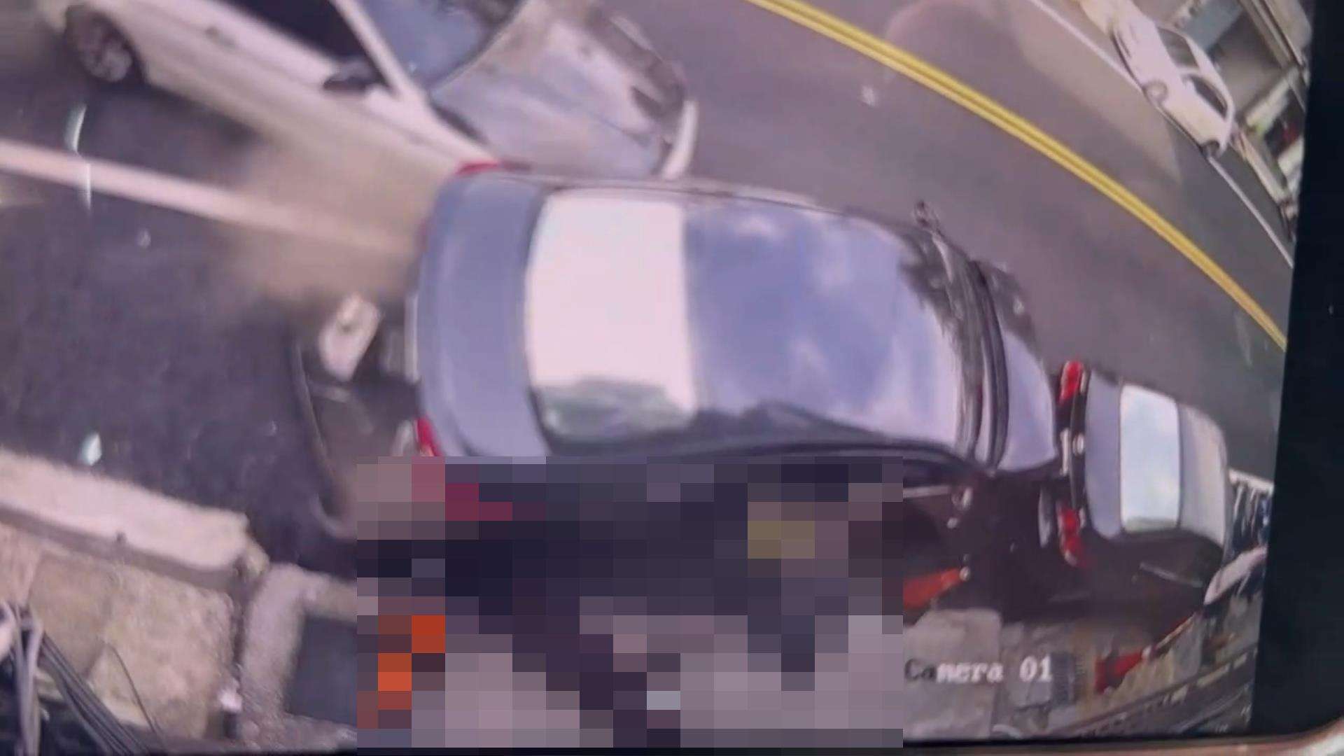 【有片】驚悚!中壢婦車停路邊放東西遭猛撞 腿部慘遭輾壓 h56w4g5wtg