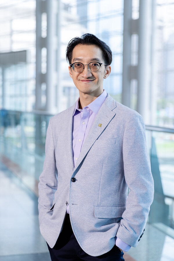 「鼓掌 – 創新教育歷程」中心總監何柏濤（Andrew）先生