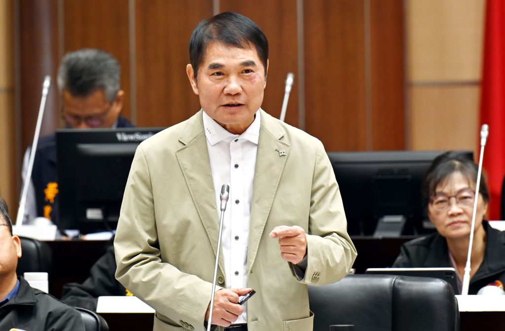 縣長鍾東錦答詢_2025年苗栗縣議會第20屆第6次定期會 - 報新聞 Mega News