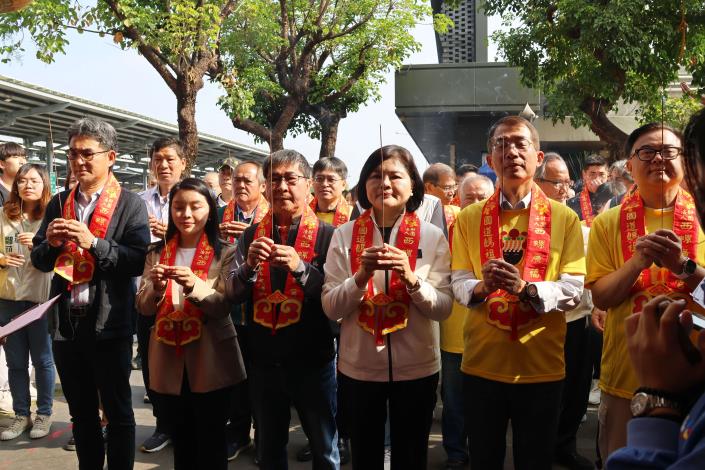 2026「媽祖駕道、福佑國道」遶境活動，張麗善縣長為台灣用路鄉親祈福行車平安順利。