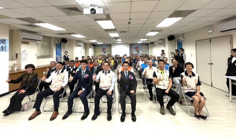 《圖說》臺北市榮民服務處新任處長布達交接典禮合影。〈臺北市榮服處提供〉