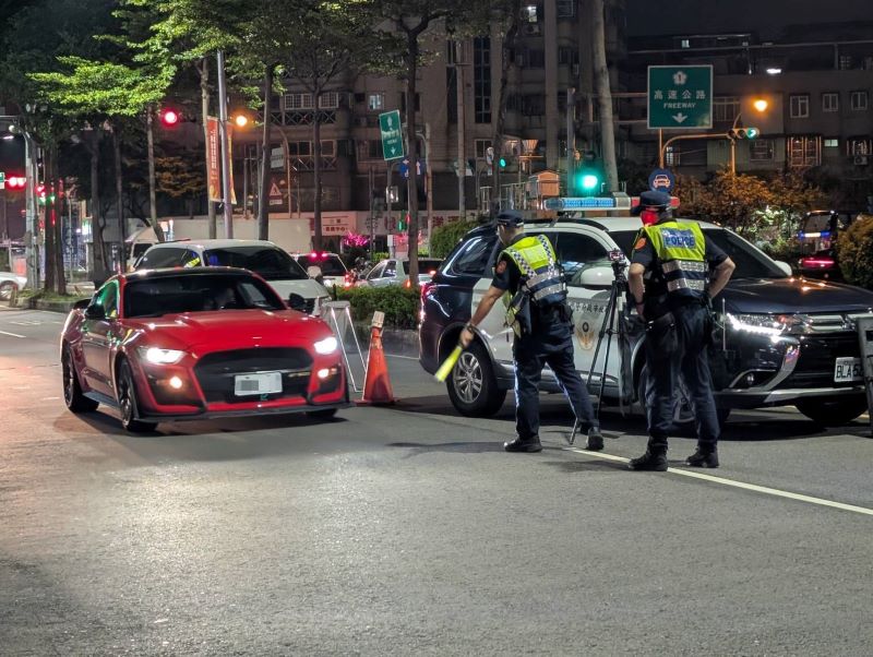 《圖說》新北警向毒駕宣戰,今年4至6月毒駕交通事故40件,較1至3月65件下降38.5%,顯示防制措施逐步發揮效果。〈警察局提供〉