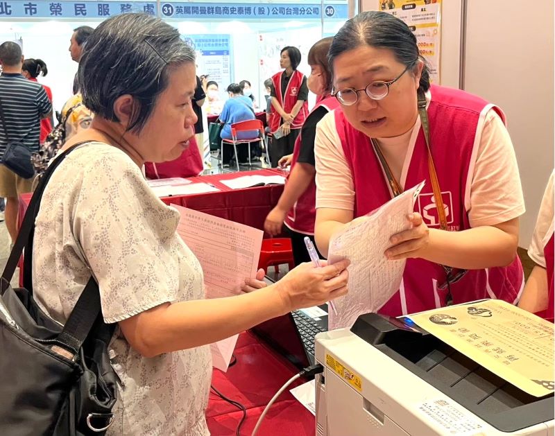 《圖說》中高齡友善企業,讓中高齡人才穩定就業。〈勞工局提供〉